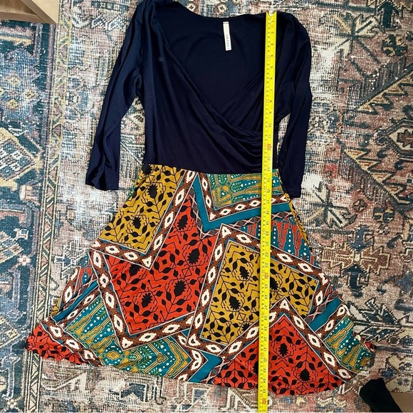 Gilli Navy and Red A-Line Dress with 3/4 Sleeves - Picture 6 of 8